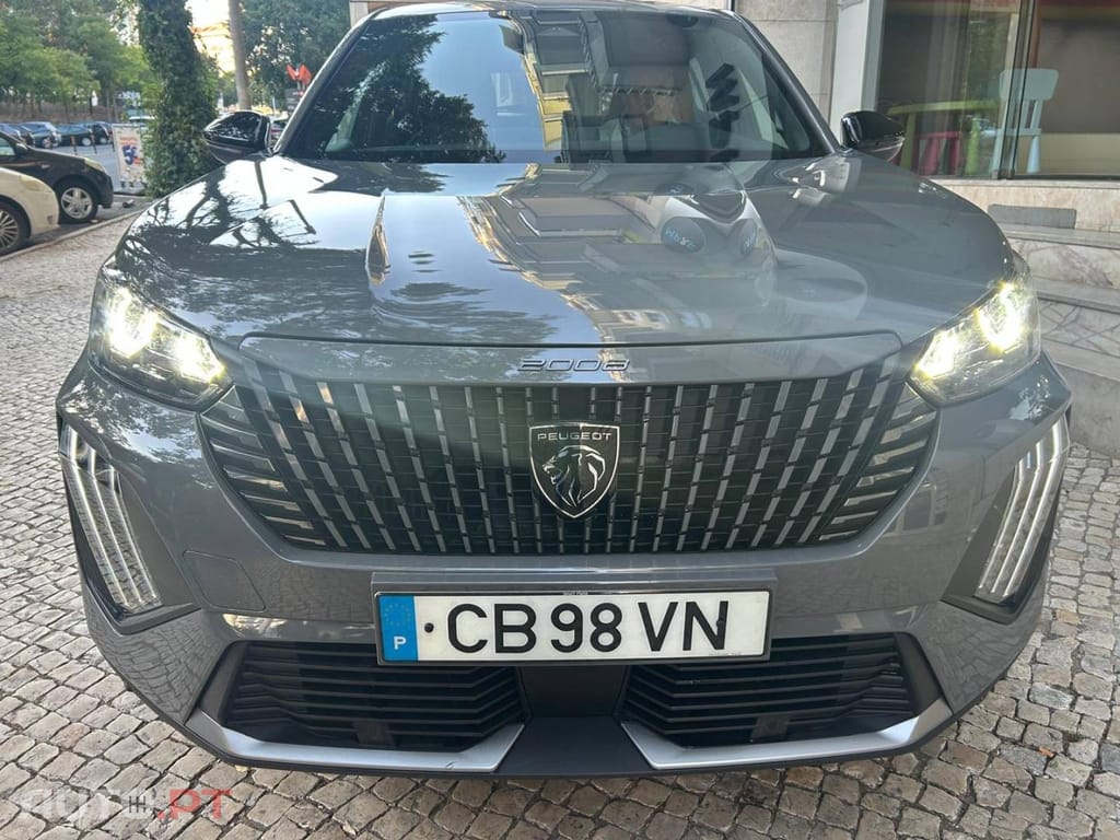 Peugeot 2008 1.2 Hybrid Allure e-DCS6
