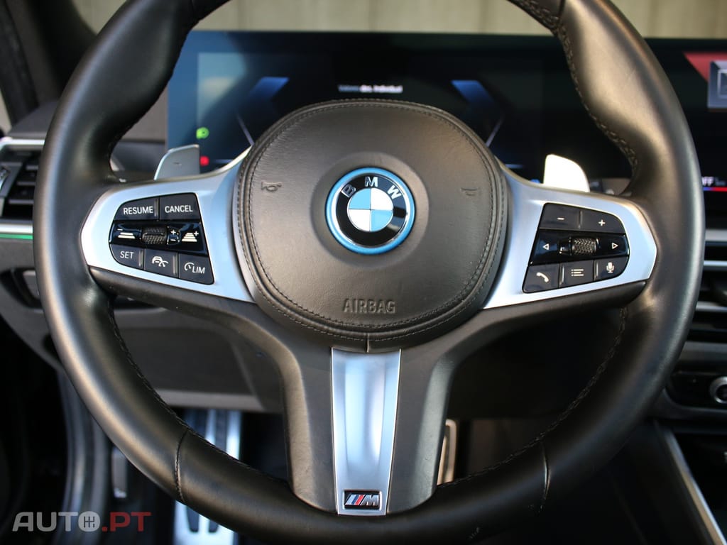 BMW 330 e Touring Pack Desportivo M Auto