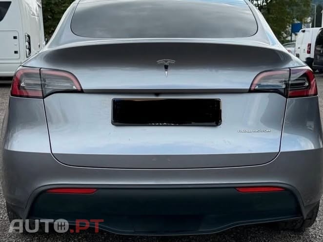 Tesla Model Y RWD
