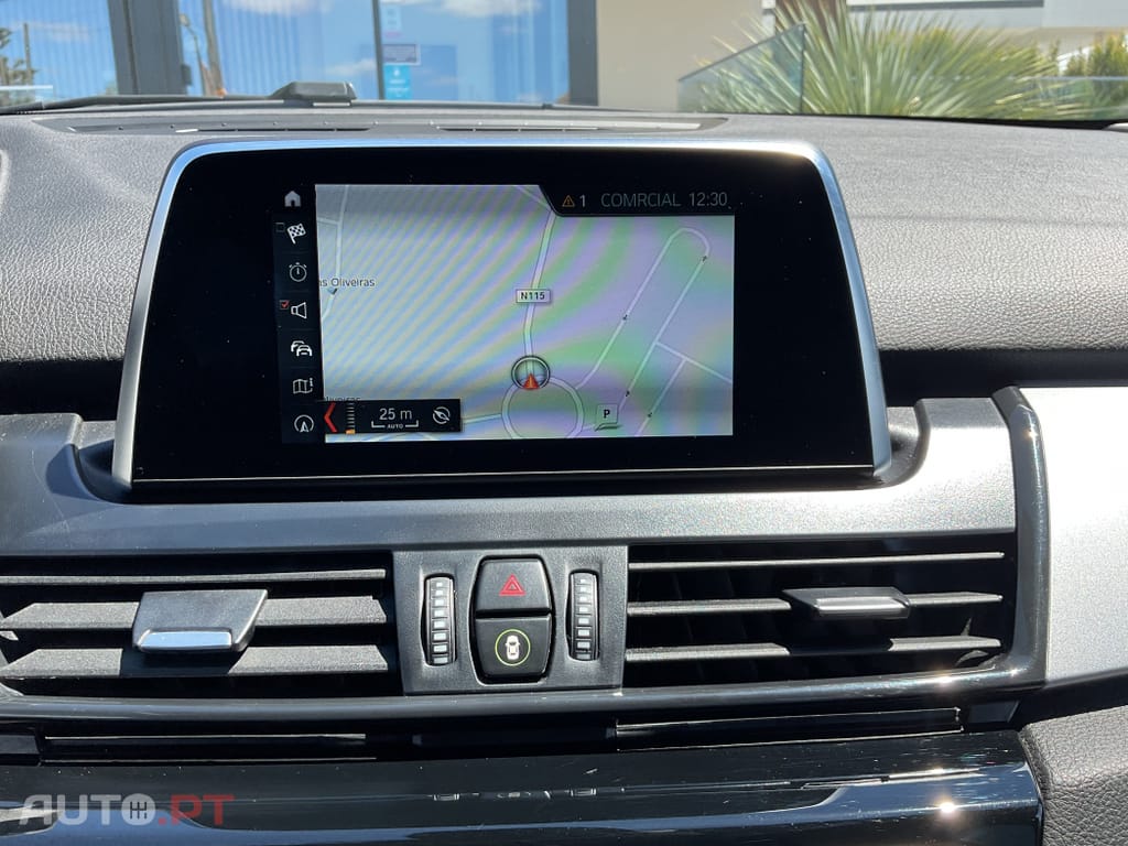 BMW 216 i 7L