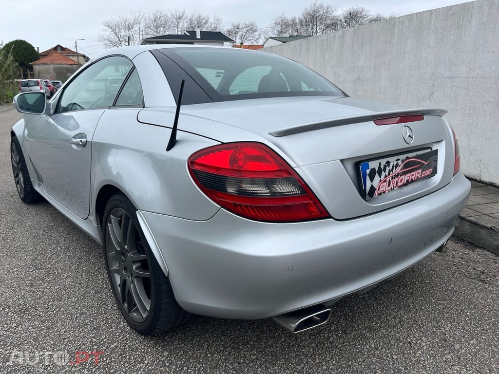 Mercedes-Benz SLK 200 Outro