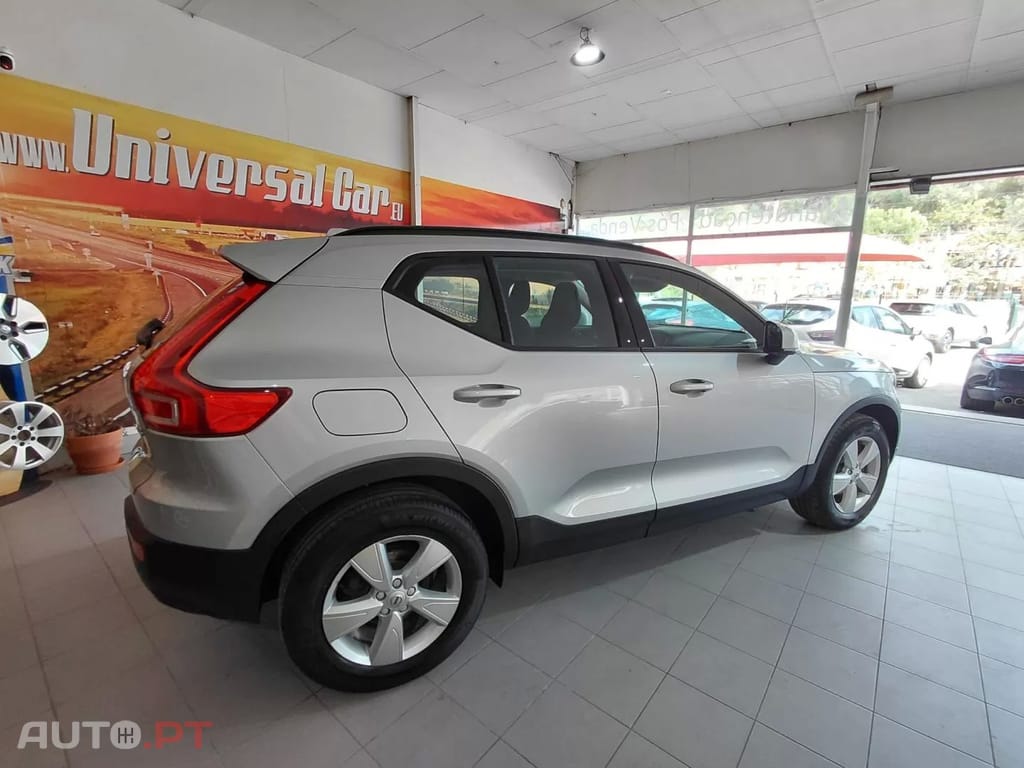 Volvo XC40 1.5 T3 Momentum Tech Edition