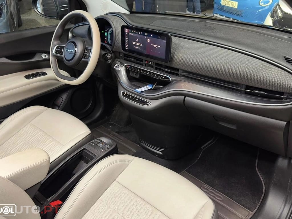 Fiat 500e La Prima