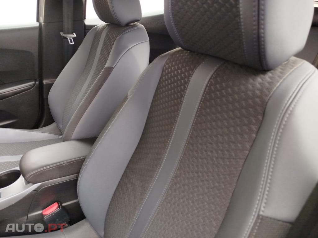 Peugeot 2008 1.2 PureTech Allure EAT8