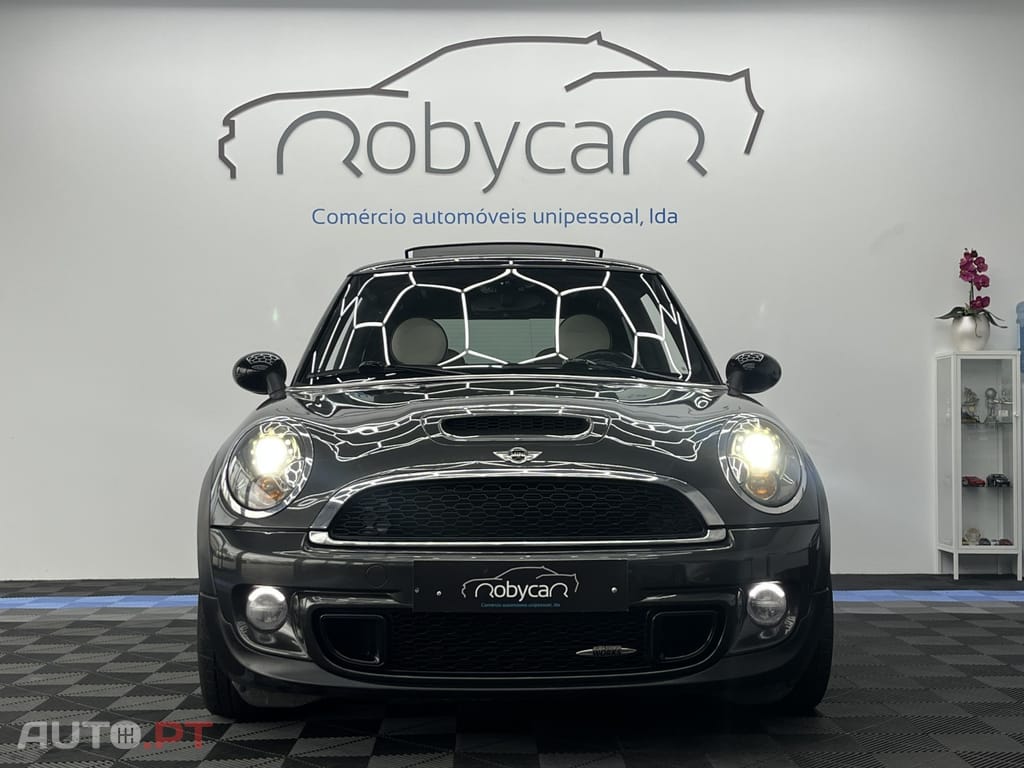 MINI Cooper John Cooper Works