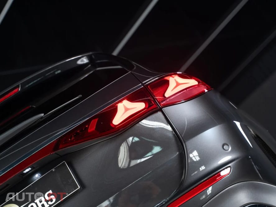 Mercedes-Benz E 300 9G-TRONIC AMG Line