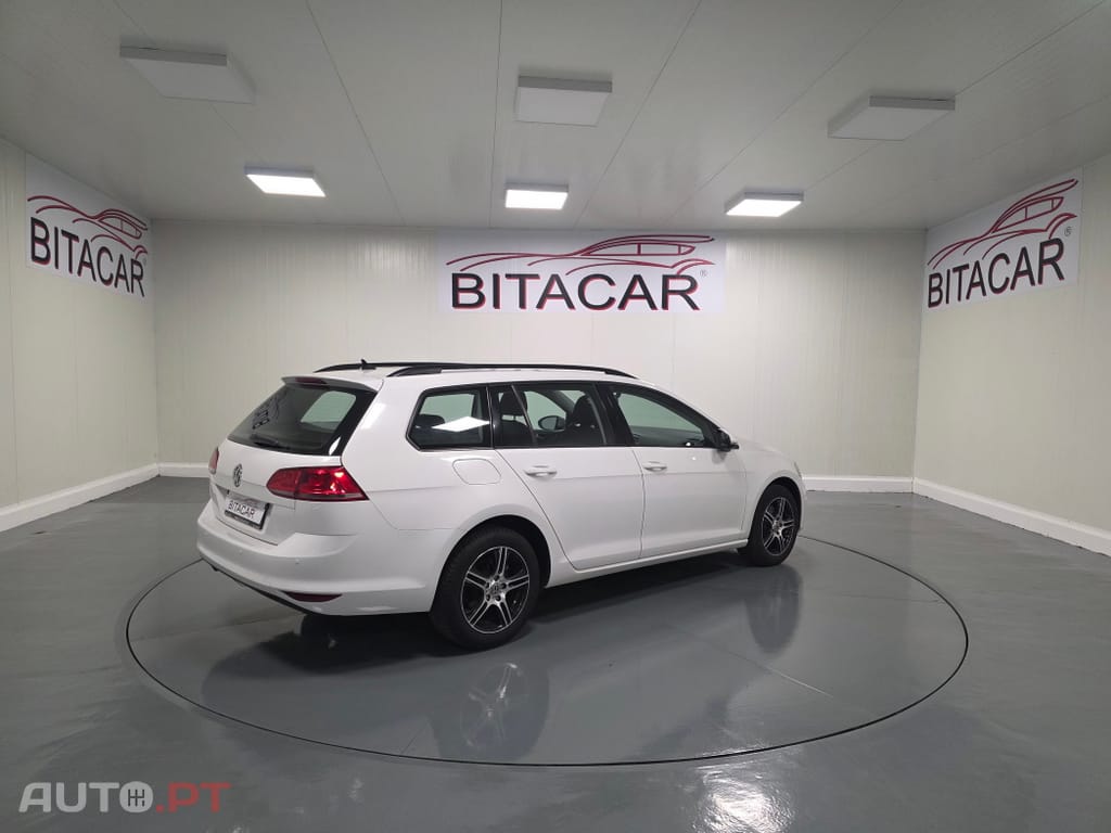Volkswagen Golf 1.6 HDI CONFORTLINE