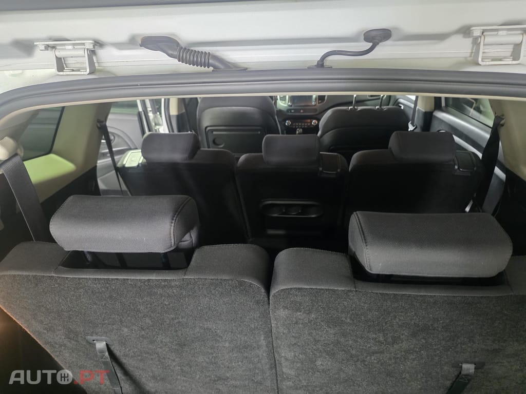 Kia Carens 1.7 CRDi ISG EX