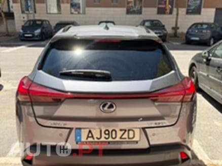 Lexus UX 250H