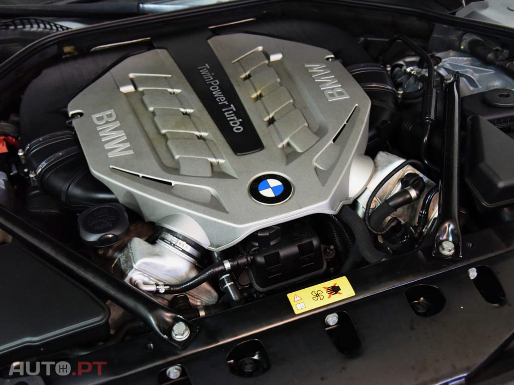 BMW ActiveHybrid 7 V8 HYBRID