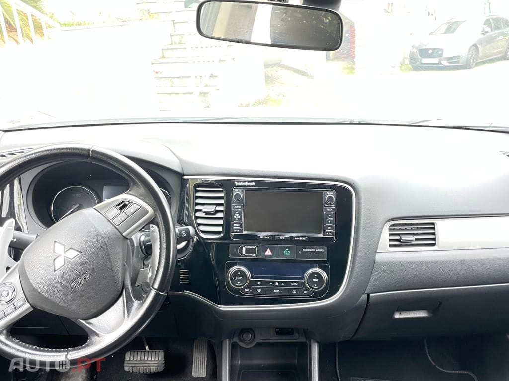Mitsubishi Outlander PHEV Instyle Diamond 4WD