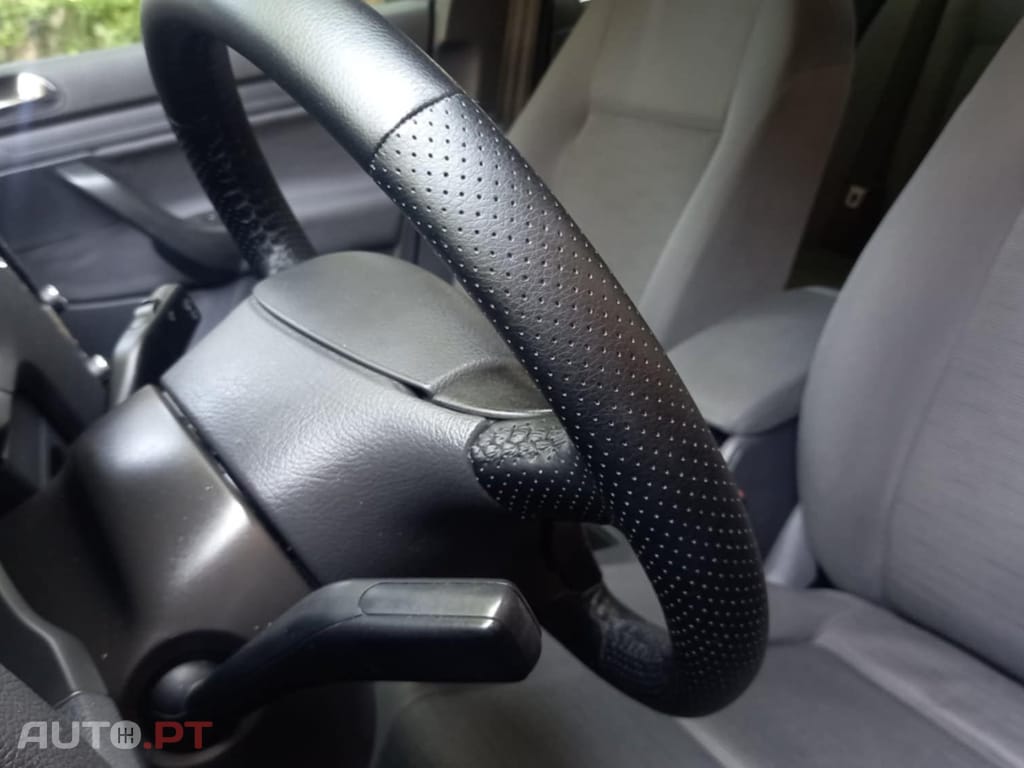 Volkswagen Golf V 1.9TDI 105cv 6vel AC