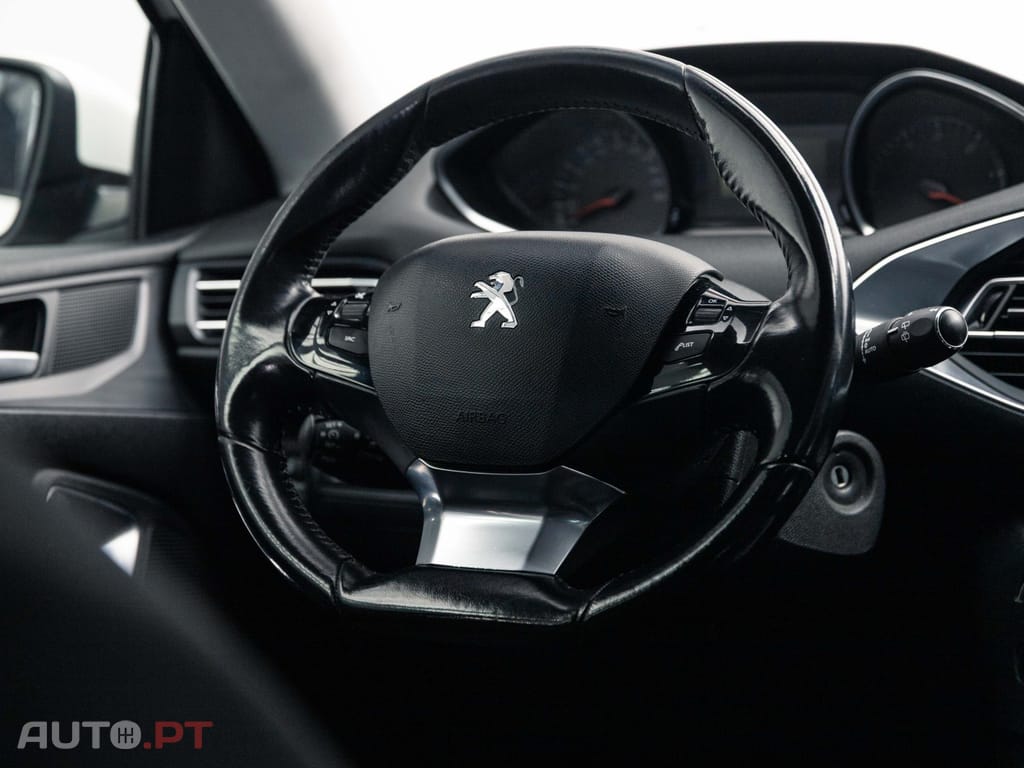 Peugeot 308 1.6 e-HDi Active J17