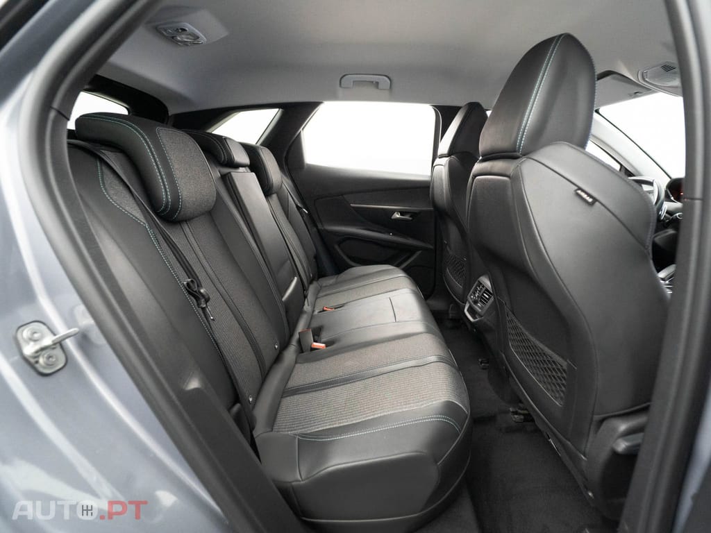 Peugeot 3008 1.6 Hybrid Active Pack e-EAT8