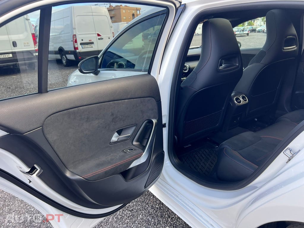 Mercedes-Benz A 250 e AMG Line