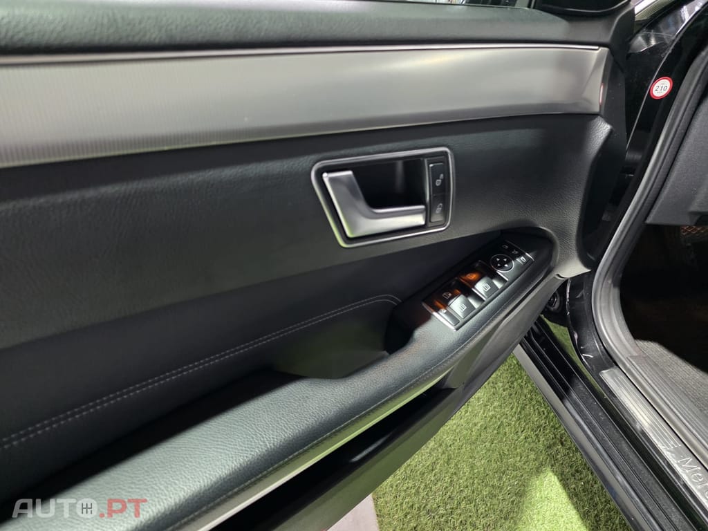 Mercedes-Benz E 300 BlueTEC Hybrid Elegance