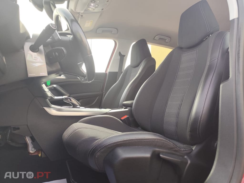 Peugeot 308 1.5 BlueHDi Allure EAT8