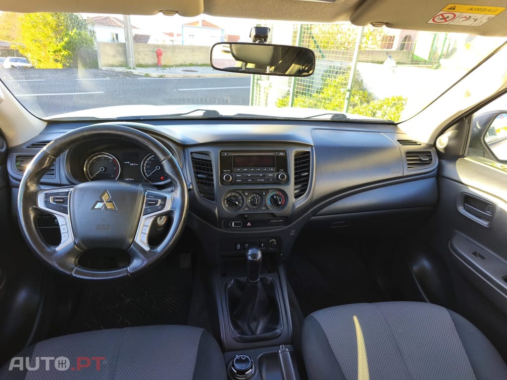 Mitsubishi L200 2.3 DI-D Strakar Space Cab Connect Edition 4WD