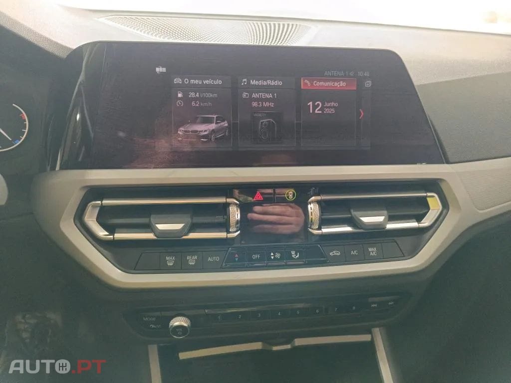 BMW 318 d Touring Essence
