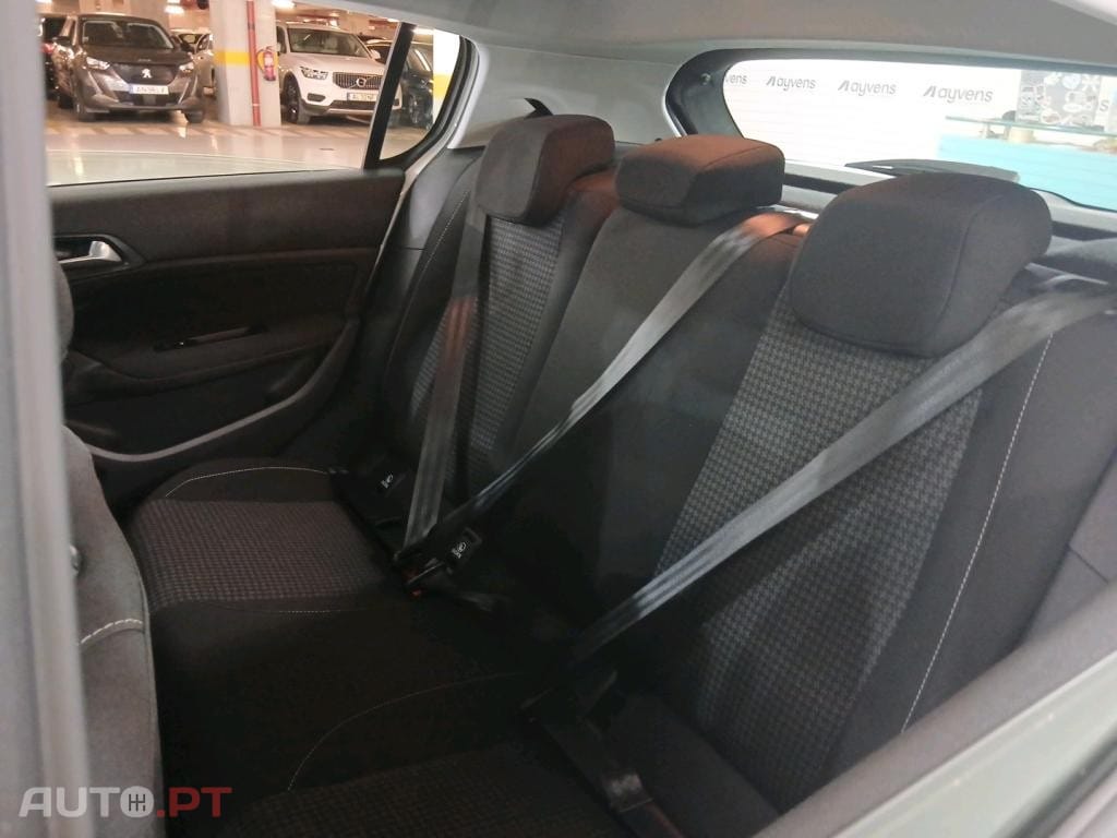 Peugeot 308 1.5 BlueHDi Business Line