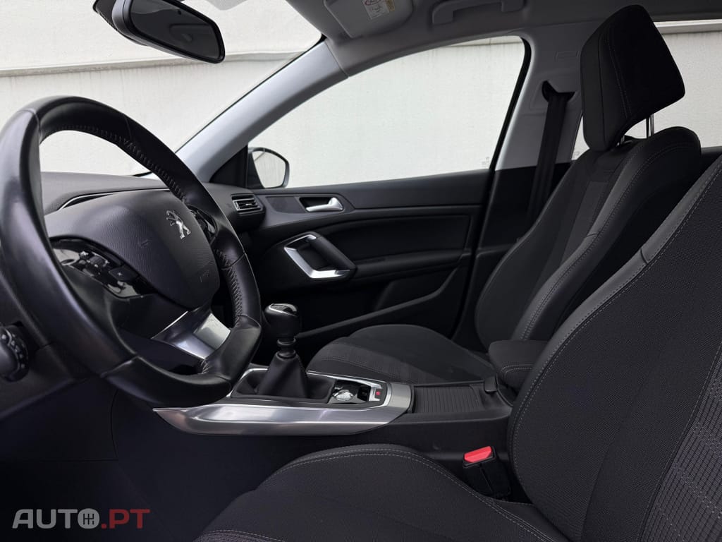 Peugeot 308 1.2 PureTech Allure Pack