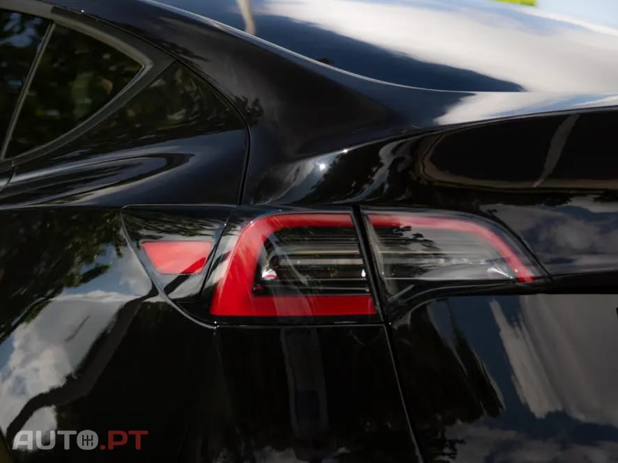 Tesla Model Y Outro