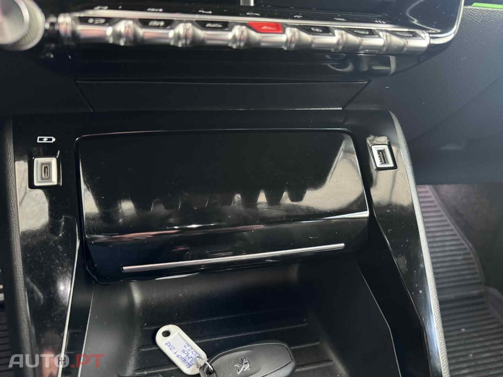Peugeot 2008 1.2 PureTech GT EAT8