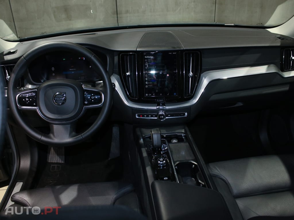 Volvo XC60 2.0 T6 PHEV Plus Dark AWD