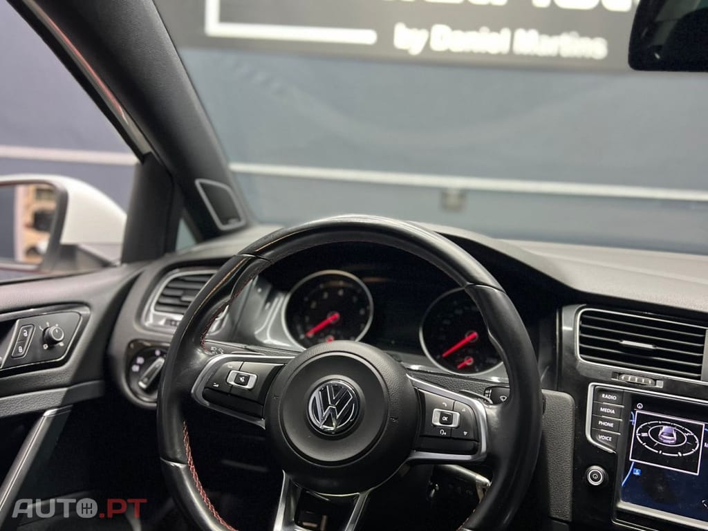 Volkswagen Golf 2.0 TSi GTi DSG Performance