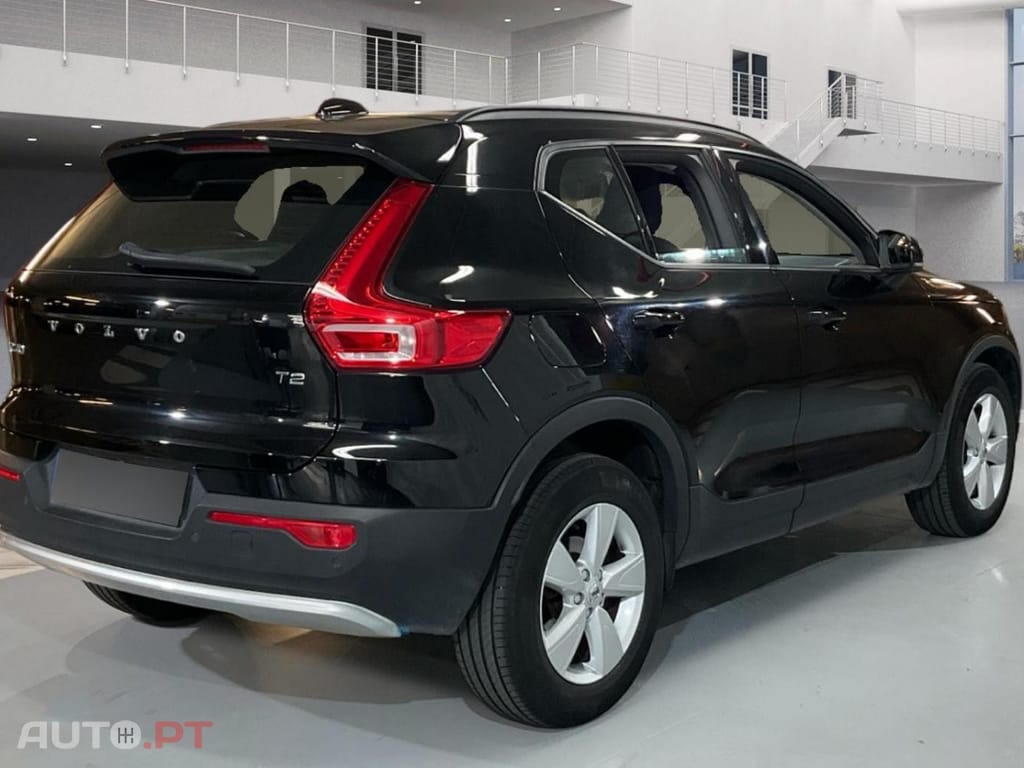 Volvo XC40 1.5 T2 Momentum Core