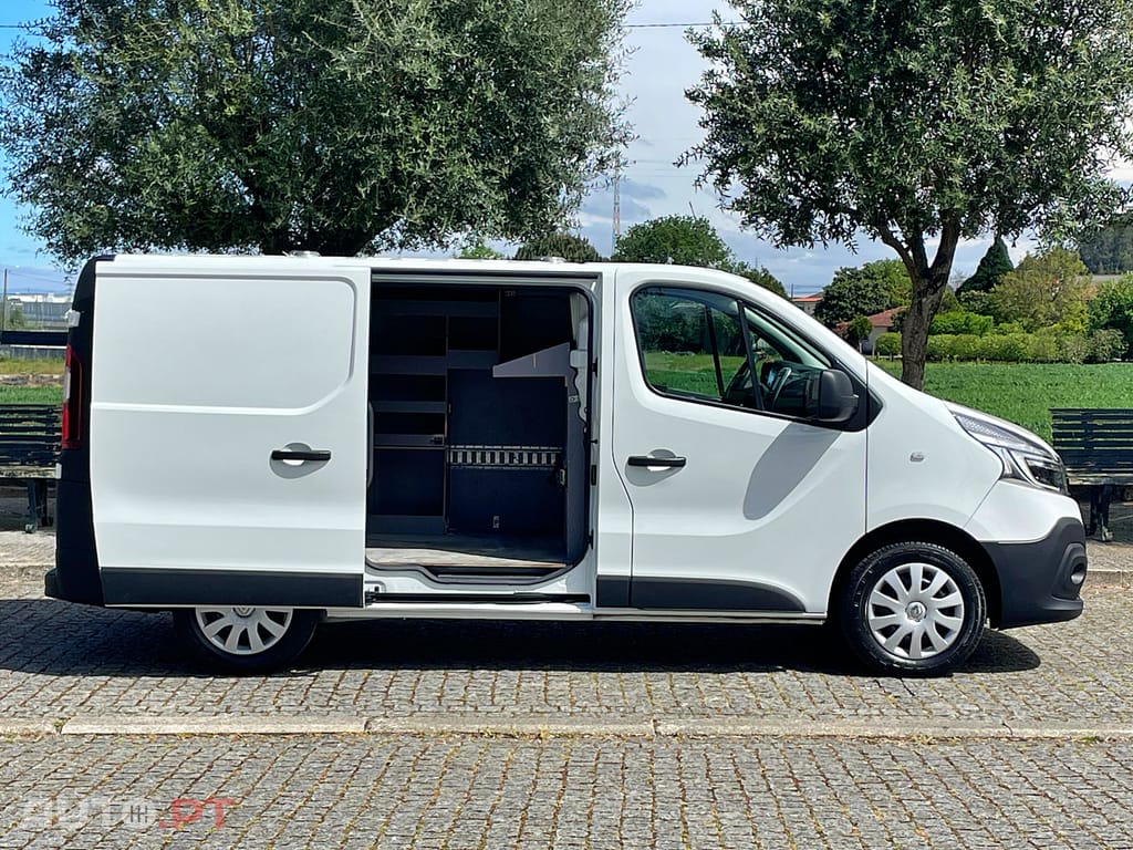 Renault Trafic 2.0 dCi IVA Dedutível