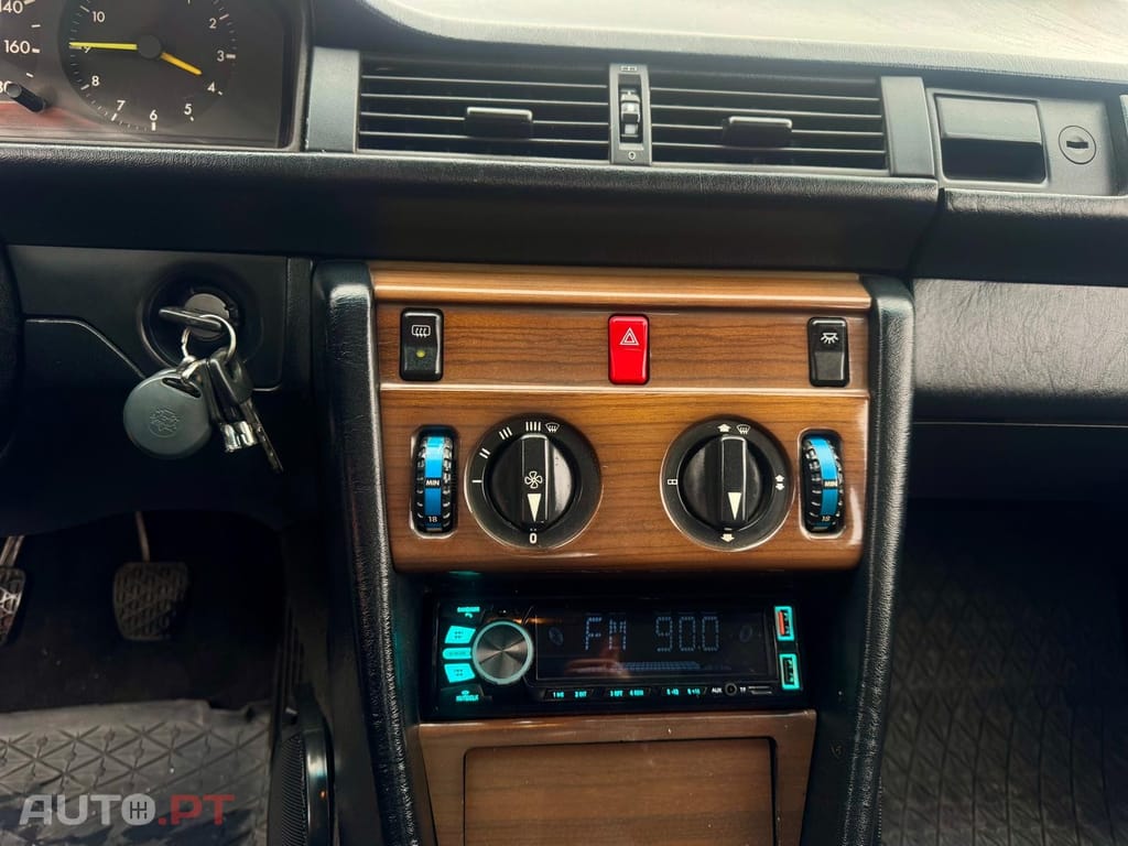 Mercedes-Benz E 200 D