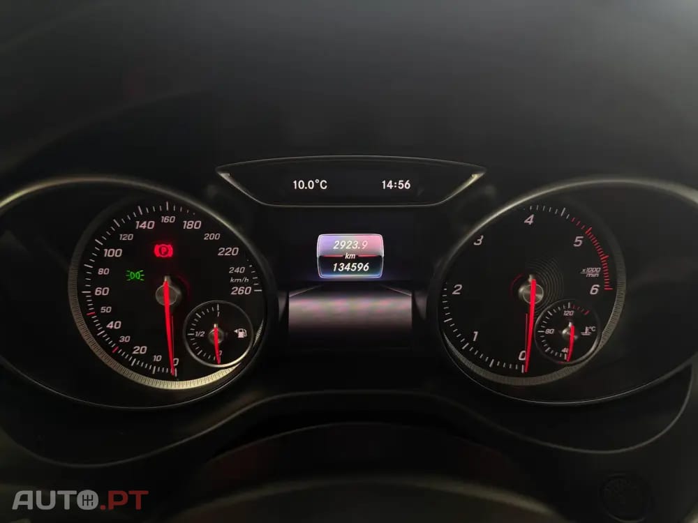 Mercedes-Benz CLA 180 d Shooting Brake Urban