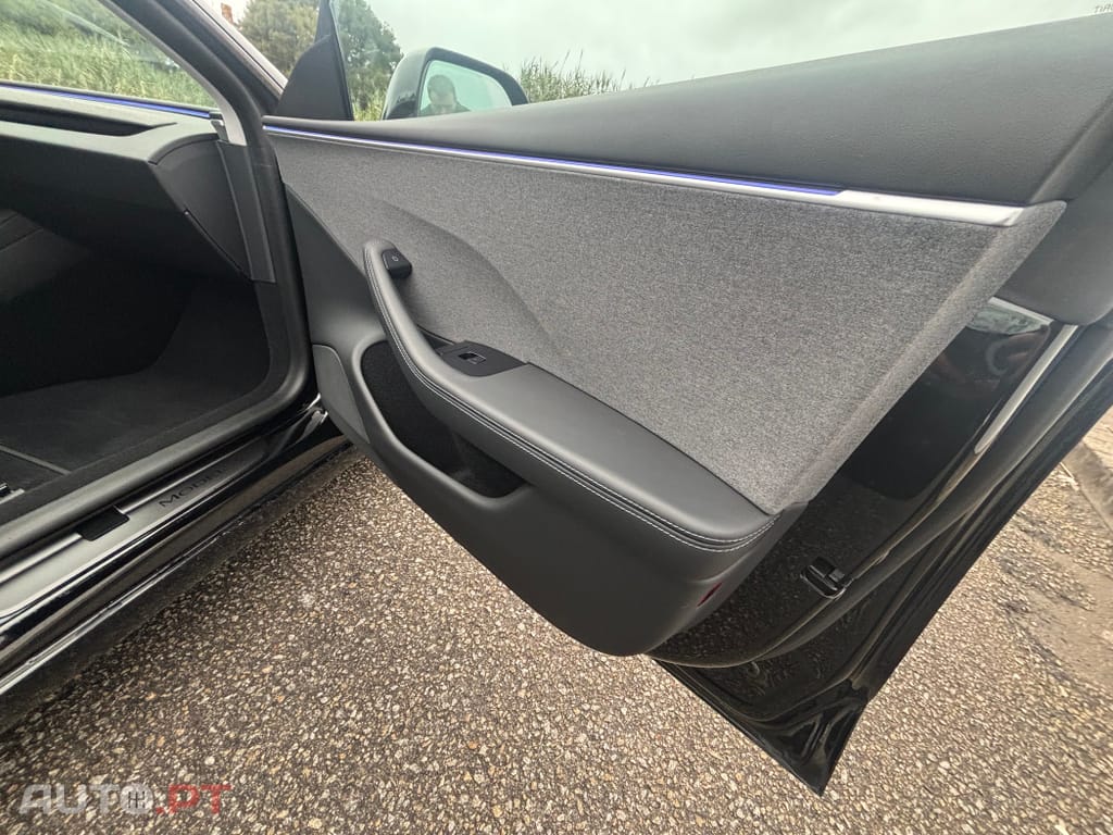 Tesla Model 3 Standard Range Plus RWD