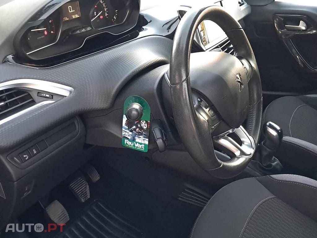 Peugeot 208 1.6 BlueHDi Style