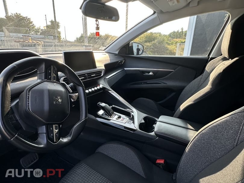 Peugeot 3008 1.5 BlueHDi Allure EAT8