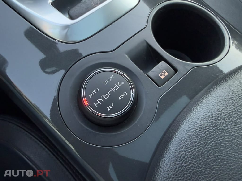 Peugeot 3008 2.0 HDi Hybrid4 99g