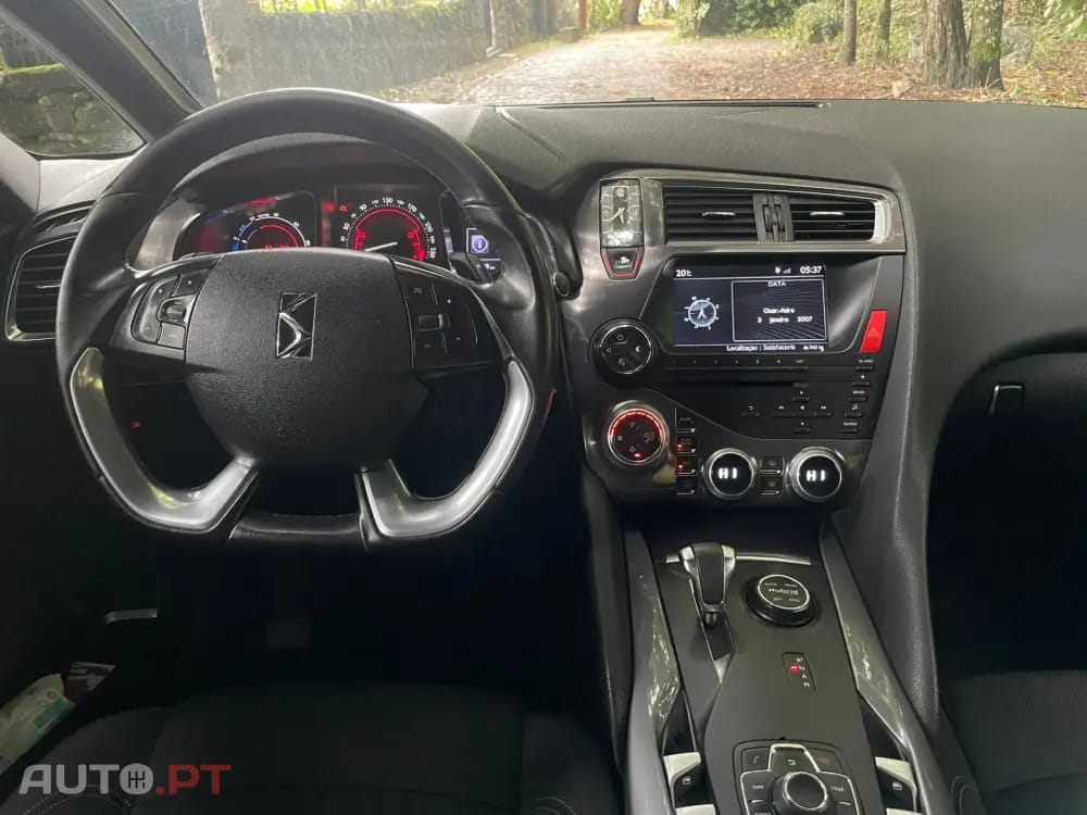 Citroen DS5 2.0 HDi Hy4 So Chic CMP6 102g