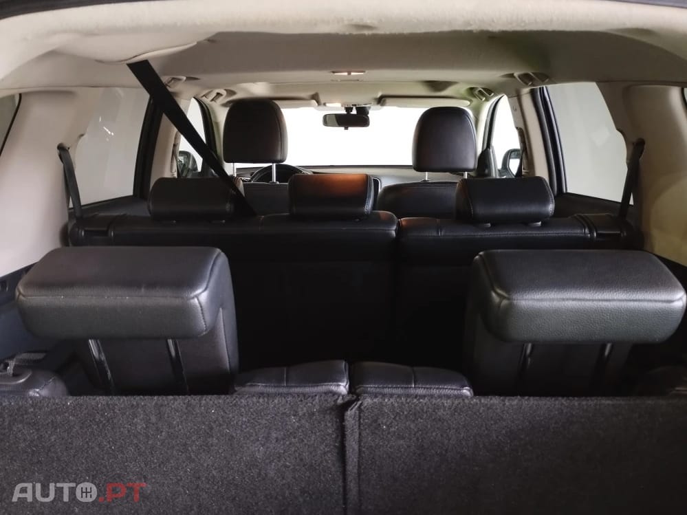 Mitsubishi Outlander 2.2 DI-D Instyle Navi