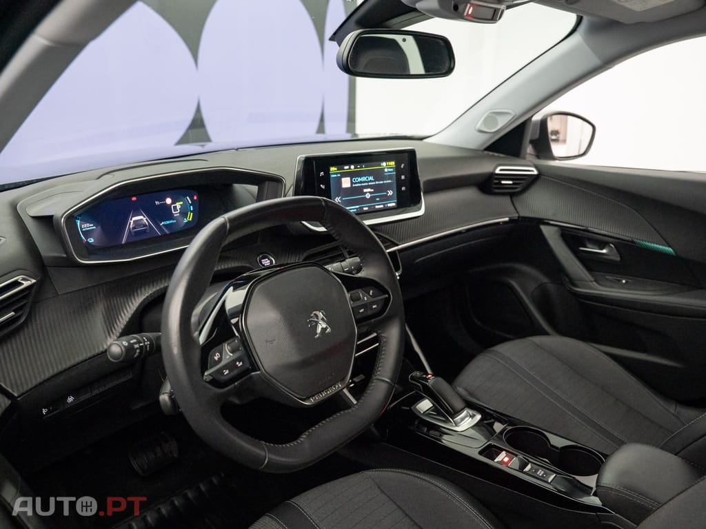 Peugeot E-2008 50 kWh Allure Pack