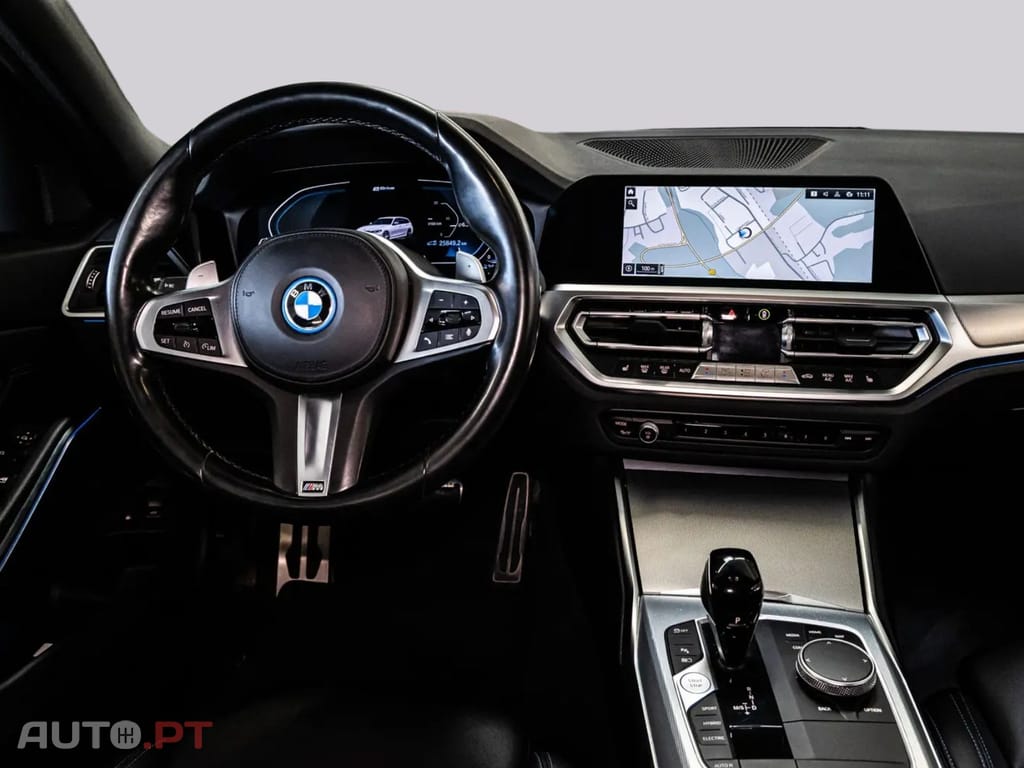 BMW 330 xDRIVE TOURING M SPORT I.V.A DEDUTIVEL 