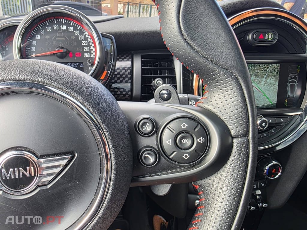 MINI Cooper John Cooper Works Auto Desportiva