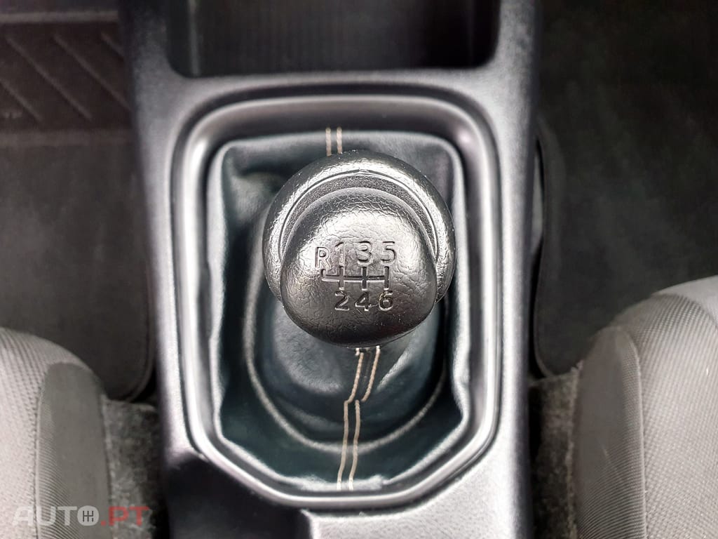 Toyota Hilux 2.4 D-4D 4WD CD CM