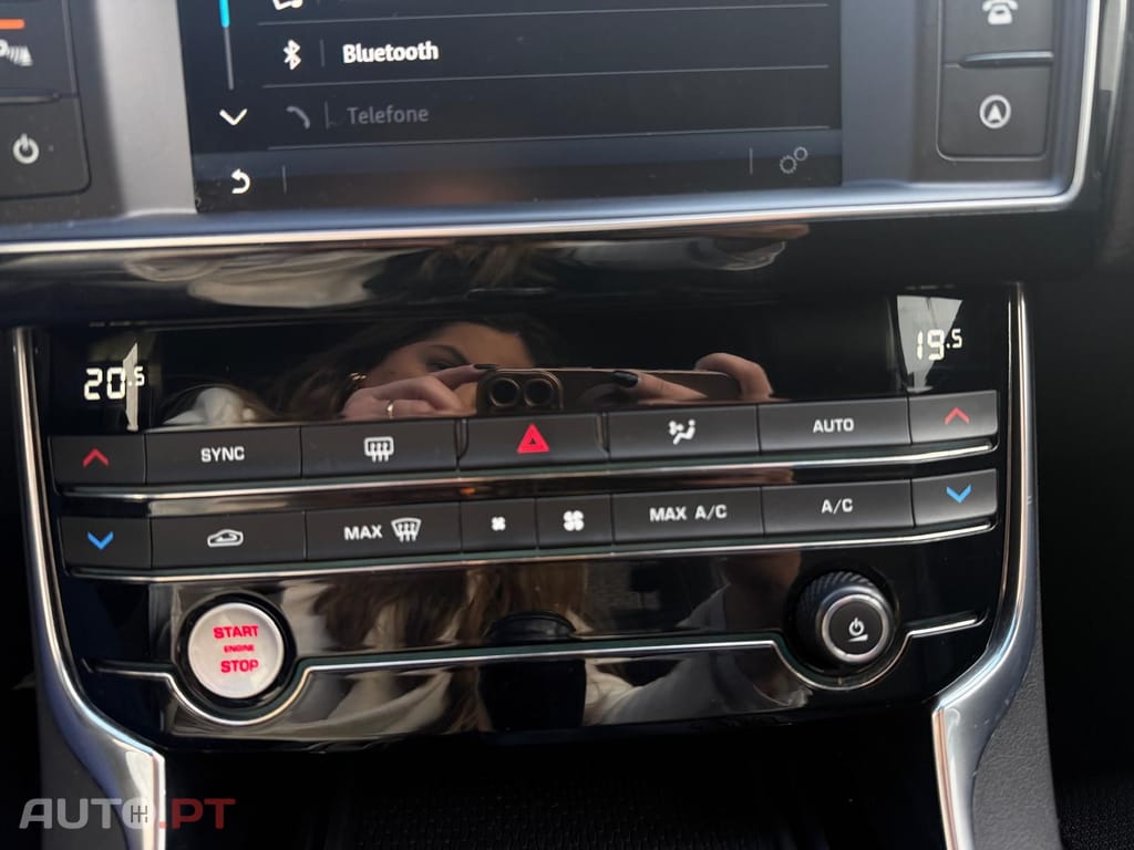 Jaguar XE 2.0 D Prestige