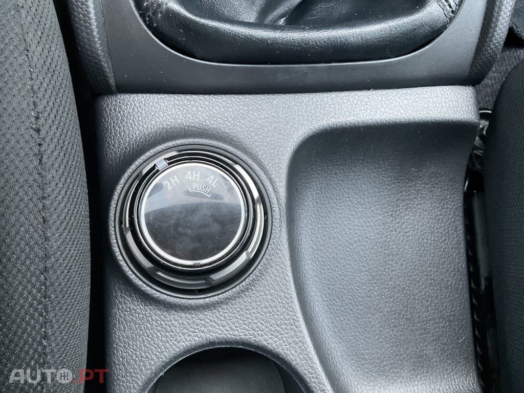 Mitsubishi L200 2.3 DI-D CD Invite Strakar Look 4WD