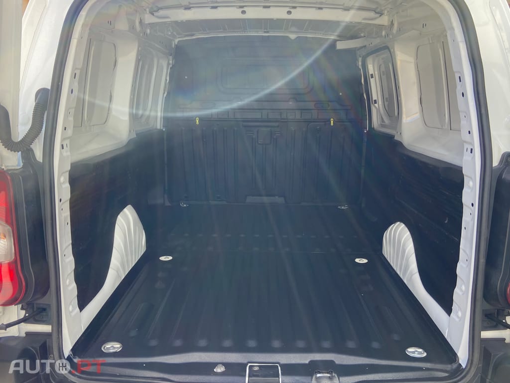 Peugeot Partner 1.6 HDI XL  L2  CarPlay