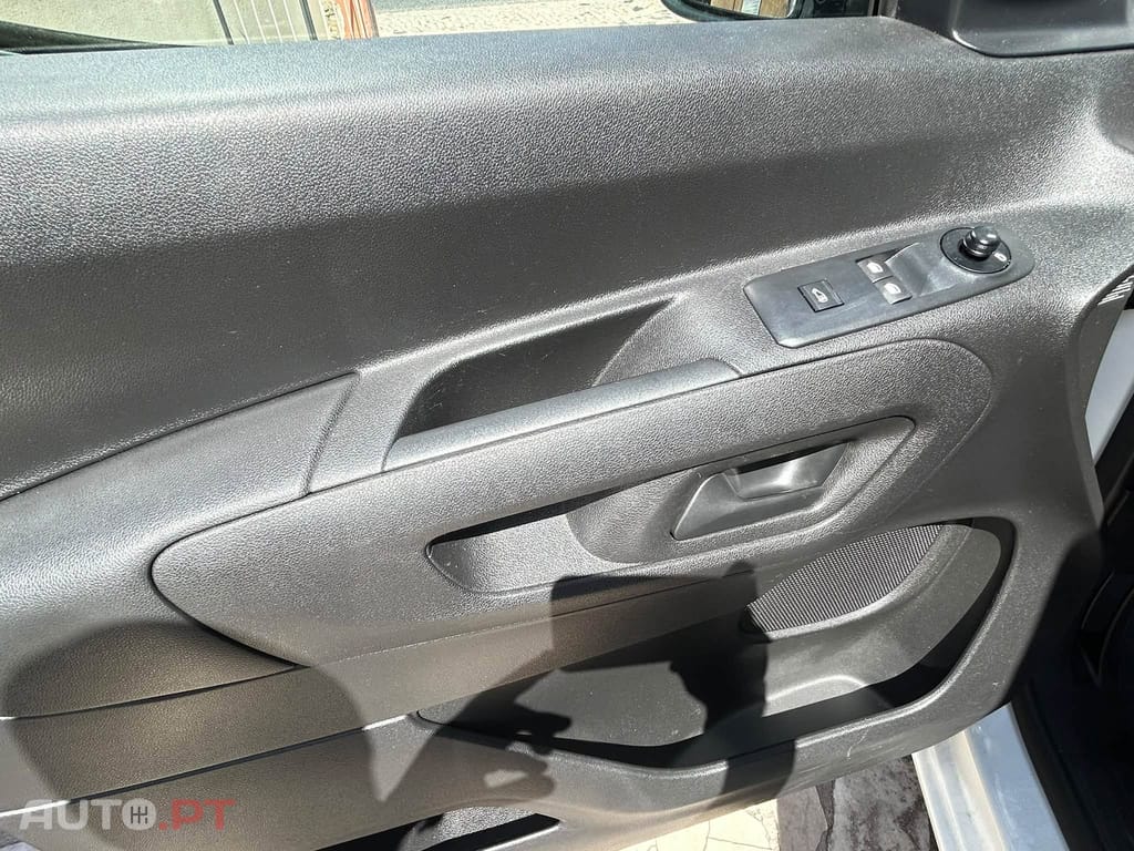 Citroen Berlingo 1.5 BlueHDI XL Feel-3Lug-Cx Fibrada