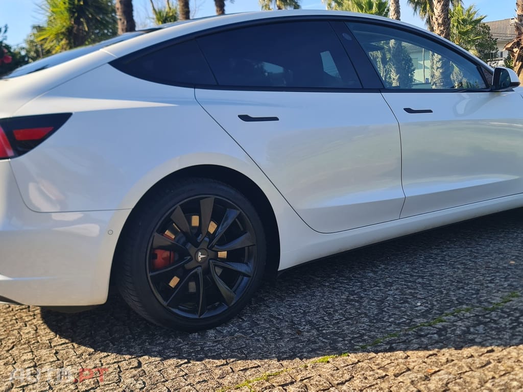 Tesla Model 3 Long-Range Dual Motor AWD