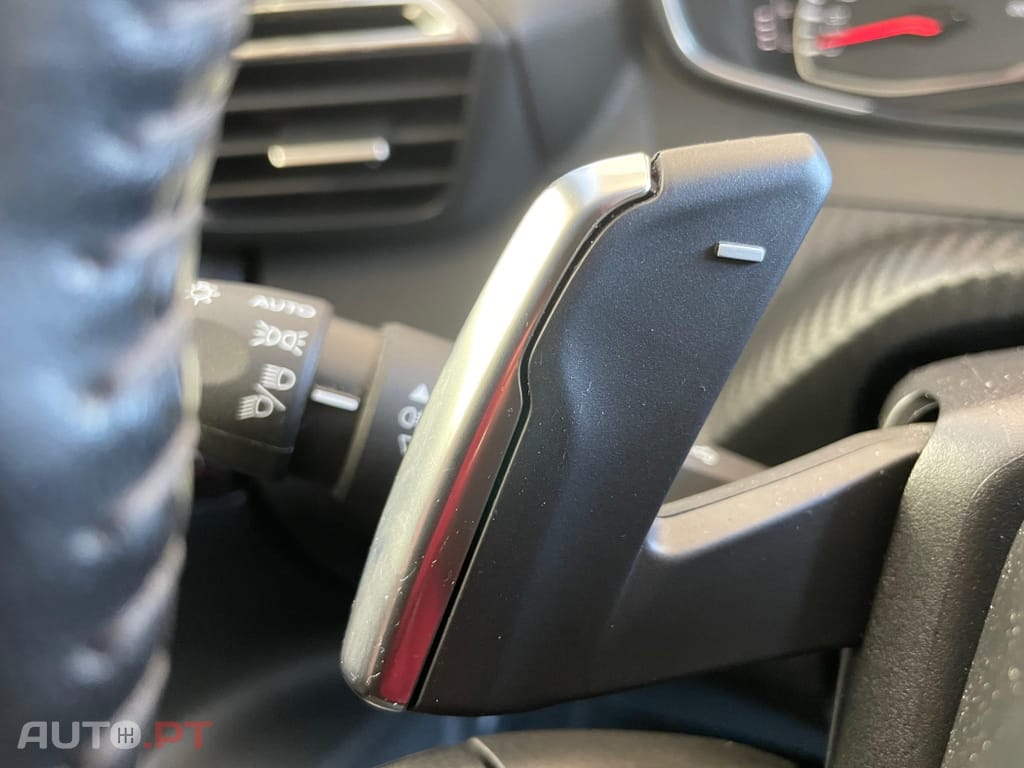 Peugeot 2008 1.2 PureTech Allure Pack EAT8