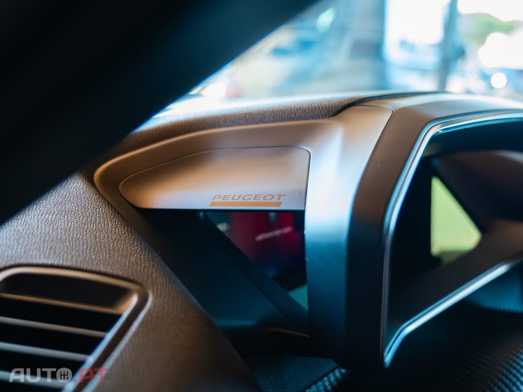 Peugeot 2008 1.2 PureTech Allure Pack EAT8